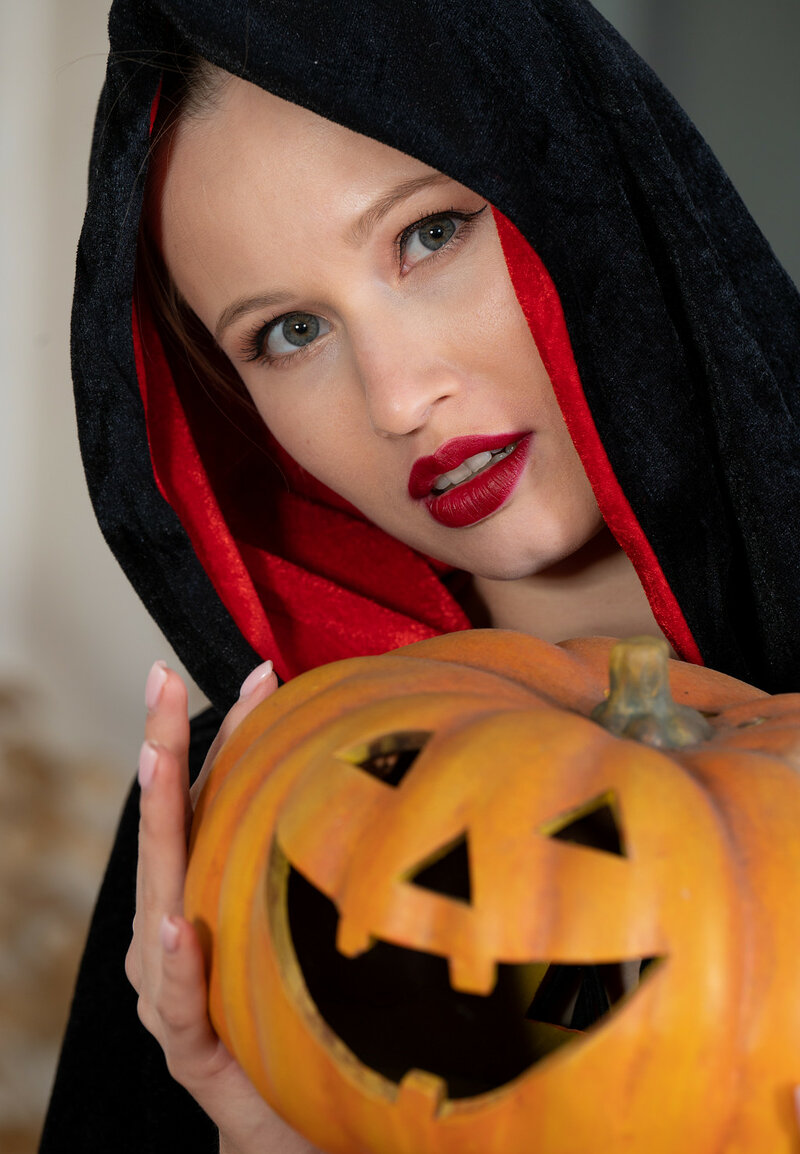 Альма, 23 года, 0 размер груди